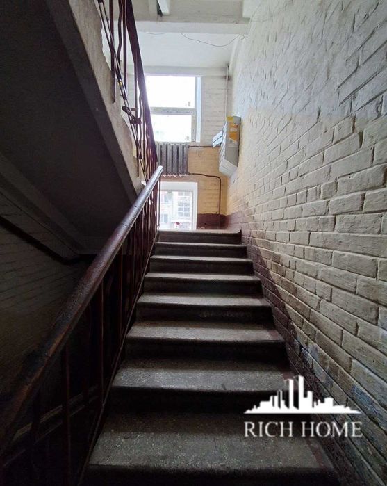 пер. Чугуєвський 12, м Берестейська 10 хв, 2к роздільні кімнати, ГАЗ!