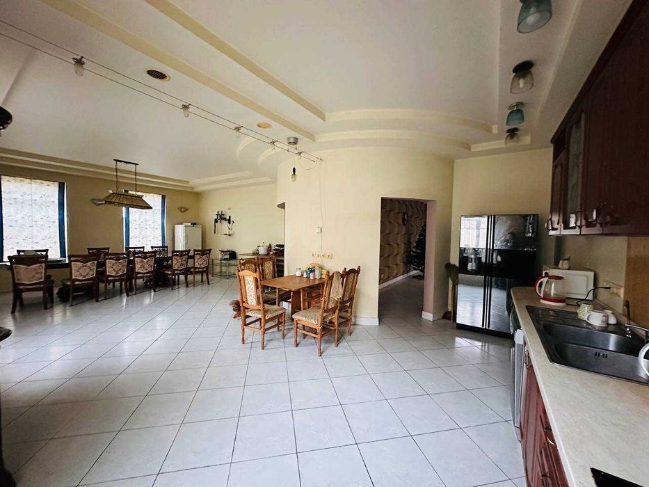 Терміново будинок 640кв.м з ремонтом, Троєщина, Можно під комерцію!!!