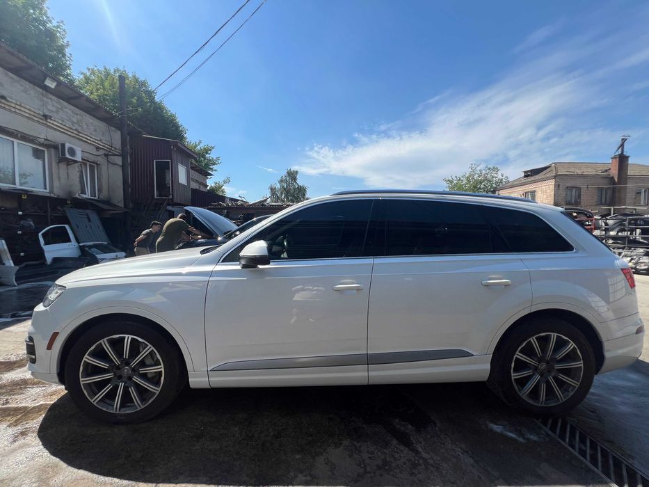 Шрот Ауді Ку7 4М пневмопідвіска рейка фари Audi Q7 4M авторазборка мотор коробка супорт б/у