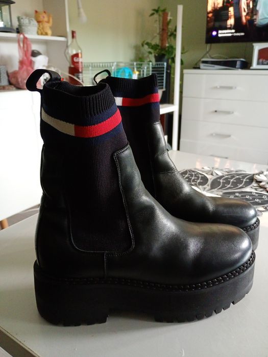 Sprzedam buty damskie Tommy jeans