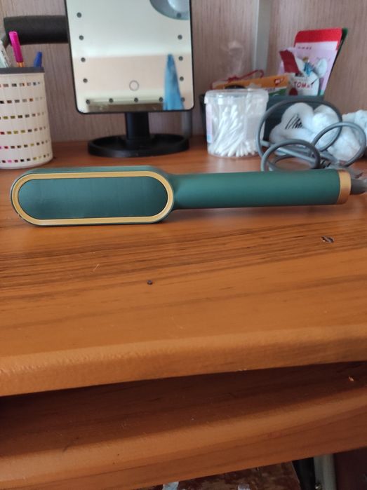 Продам расчёску -выпрямитель