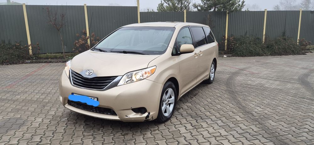 Toyota Sienna USA 2012 lpg  7-osob