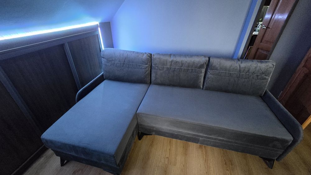 Szary narożnik z funkcją spania (140x200)