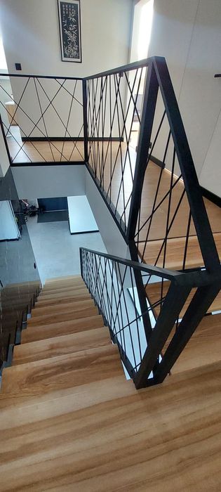 Schody drewniane  Dąb, Jesion Producent