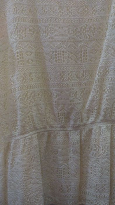 T-SHIRT bege com RENDA e transparências