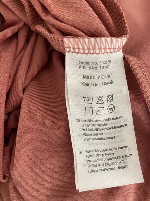 Długa maxi koralowa sukienka wieczorowa