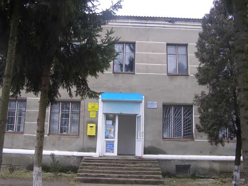 ОРЕНДА – приміщення 1-го поверху площею 50,60 м²  смт. Товсте