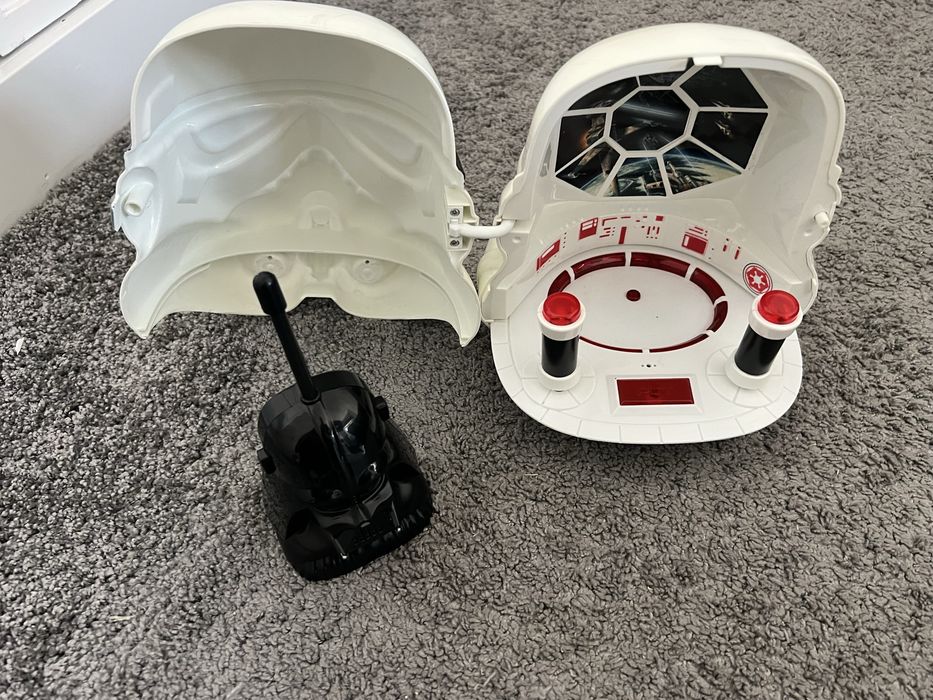 Capacete Stormtrooper Star Wars com Compartimento Darth Vader – Eletrónico