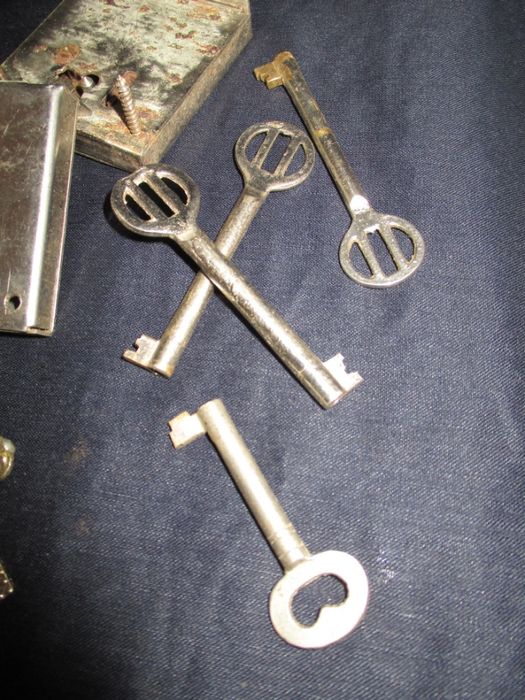 Conjunto de ferragens latão bronze serralharia marcenaria época
