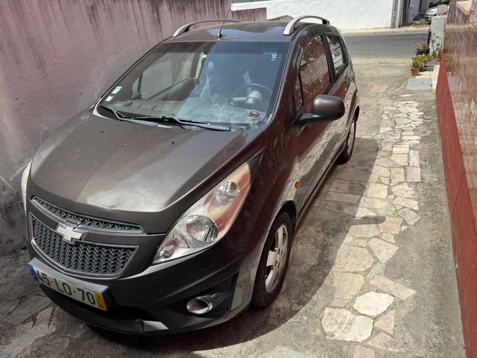 Vendo Chevrolet Spark LT, ano 2011.