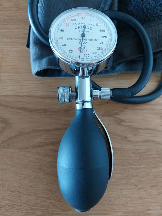 Material médico - aparelho para medir a tensão