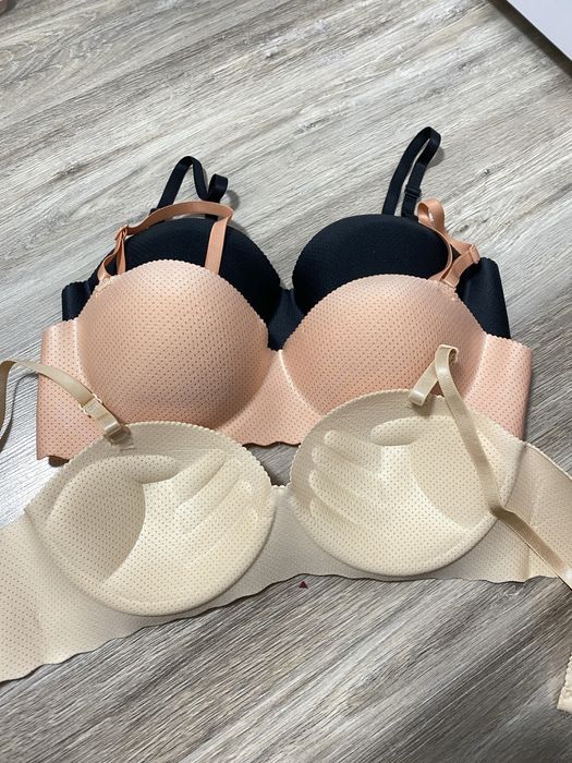 Бюстгальтери нові