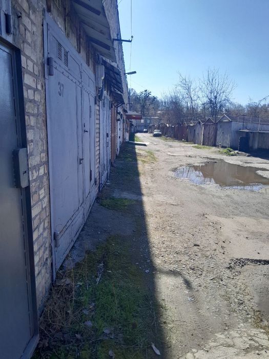 Гараж приватизований, пл 22,2 м2. Cирецька, 39. без торгу