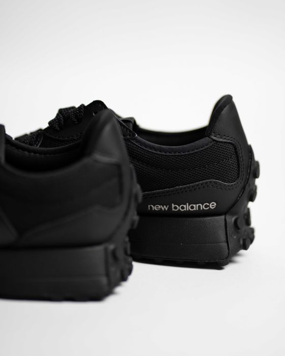 Чоловічі кросівки New Balance 327 U327SCA Black чорні Оригінал