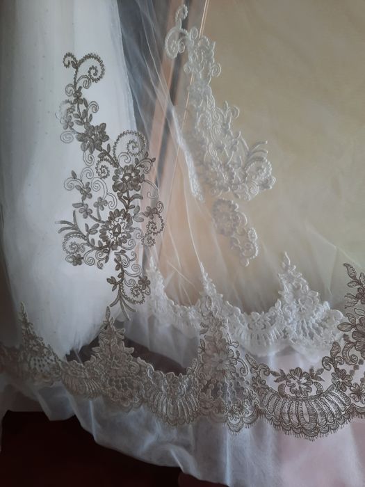 Весільна сукня б/у в дуже гарному стані