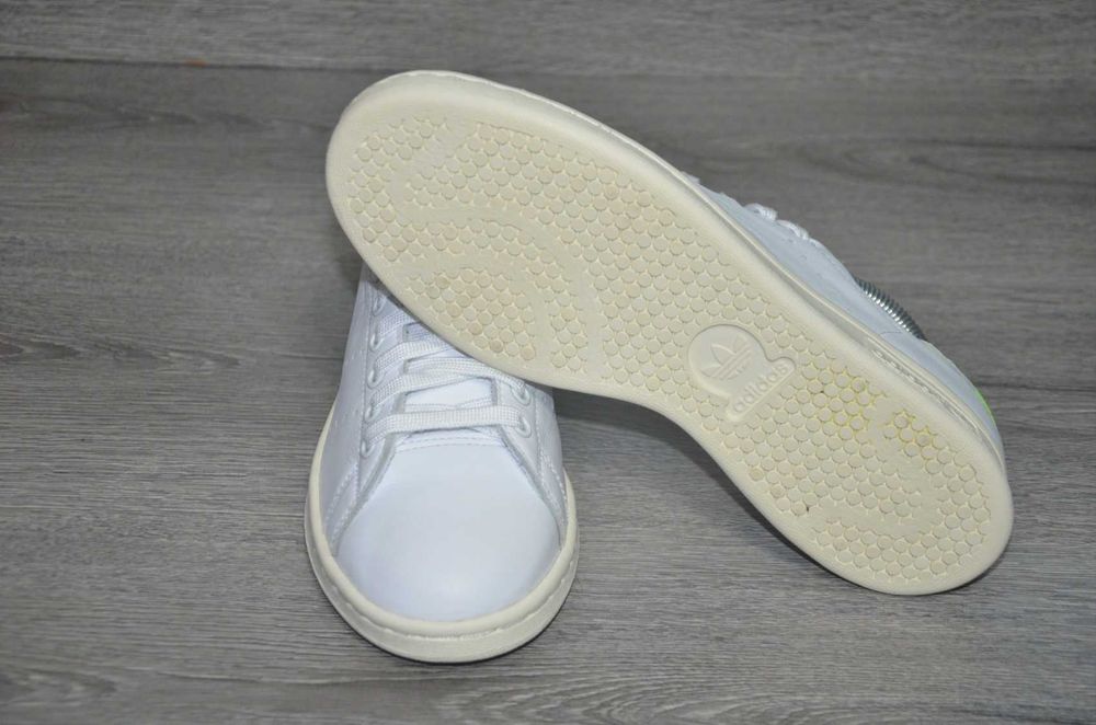 Продам кросівки шкіряні ФІРМА Adidas Stan Smith