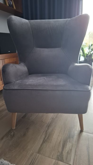 Fotel uszak w kolorze szarym