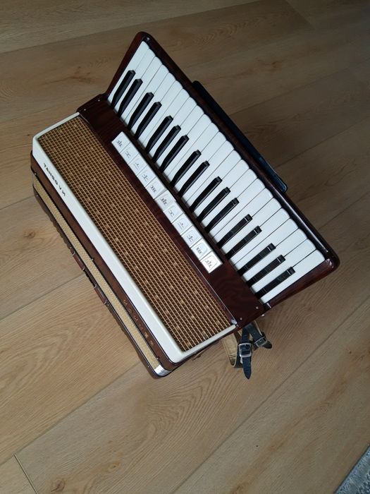Akordeon Hohner TANGO V M MUSETTE 120 b. 4/5 chóry,lekki 10kg,jak NOWY