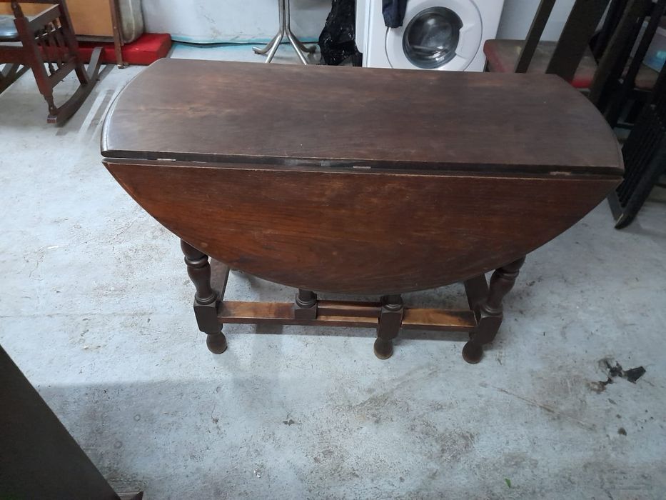 Mesa de refeição rebatível em madeira maciça