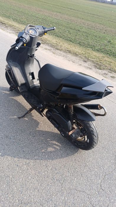 Peugeot speedfight 3 ||| CZĘŚCI  kanapa  lampa kokpit koło kierunkowskaz i inne