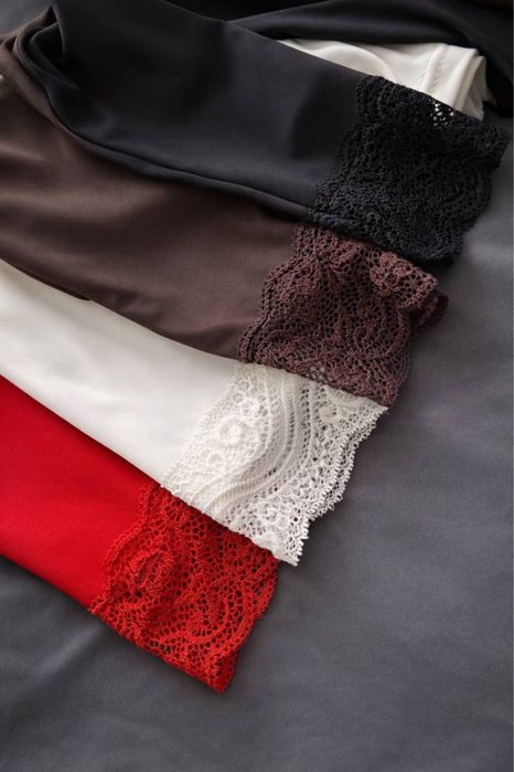 Лонгслів з мереживом