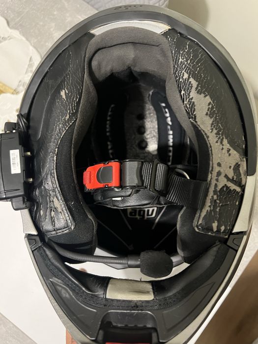 Capacete Modular AGV Compact + Suporte de intercomunicador Incluído