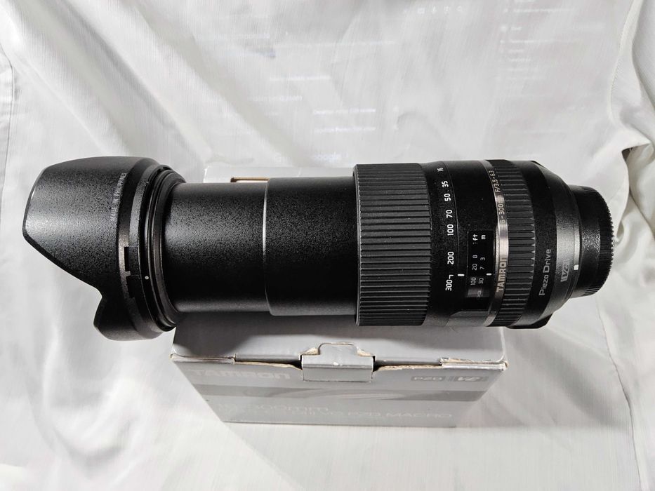 Objetiva TAMRON 16-300mm  para cameras NIKON  DSRL  encaixe "F"  FULL FRAME