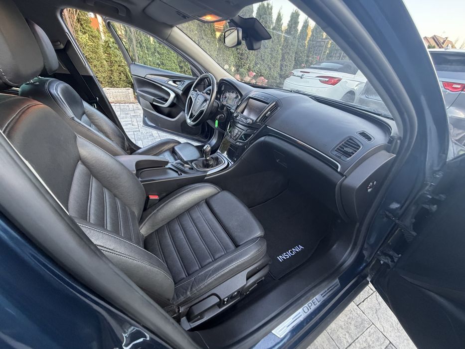 Opel insignia lift  2.0CDTI full servis niski przebieg