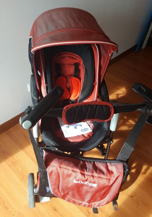 Carrinho de bébé, Ovinho e Alcofa da Chicco Trio Living