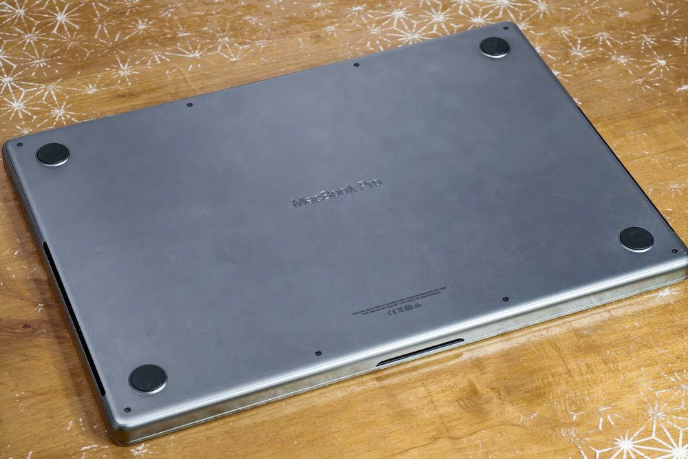 MacBook Pro 16" — M1 Pro 16/512 ГБ, Space Gray