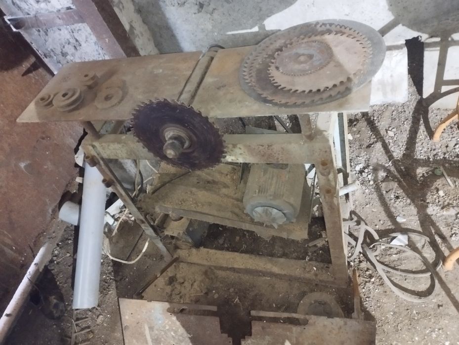 Продам циркуляру с фуганком.