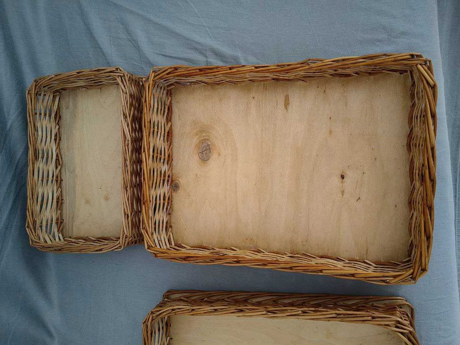 zestaw wiklinowych koszyków na chleb i pieczywo