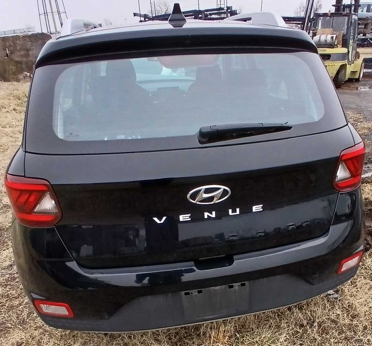 Hyundai Venue Ляда (двері багажника) в сборі