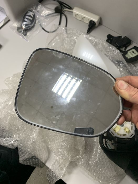 Продам правое зеркало по частям lexus nx 2016 год