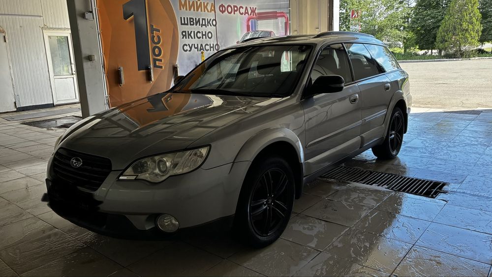 Subaru outback 2,5 автомат 4х4