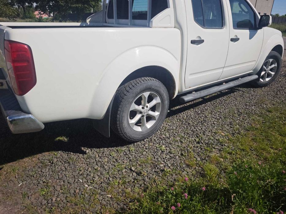 Nissan navara 4*4
