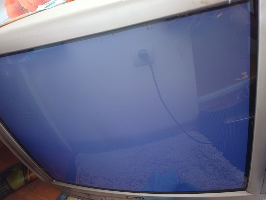 Телевізор  великий  Beko