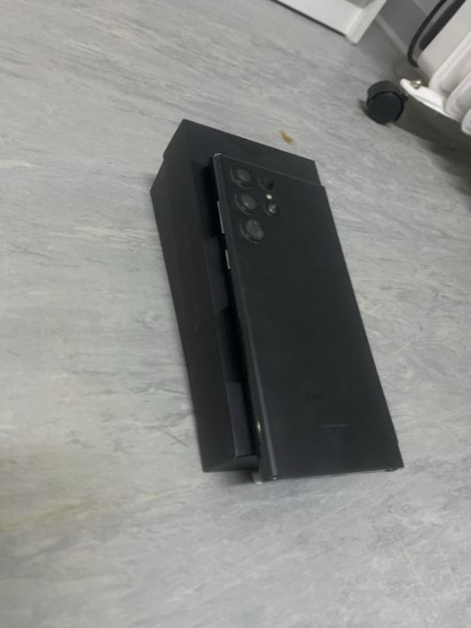 Vendo s22 ultra novo com 2 meses de uso