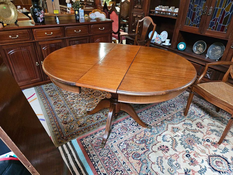 Mesa de sala em madeira - Extensível - Bom est