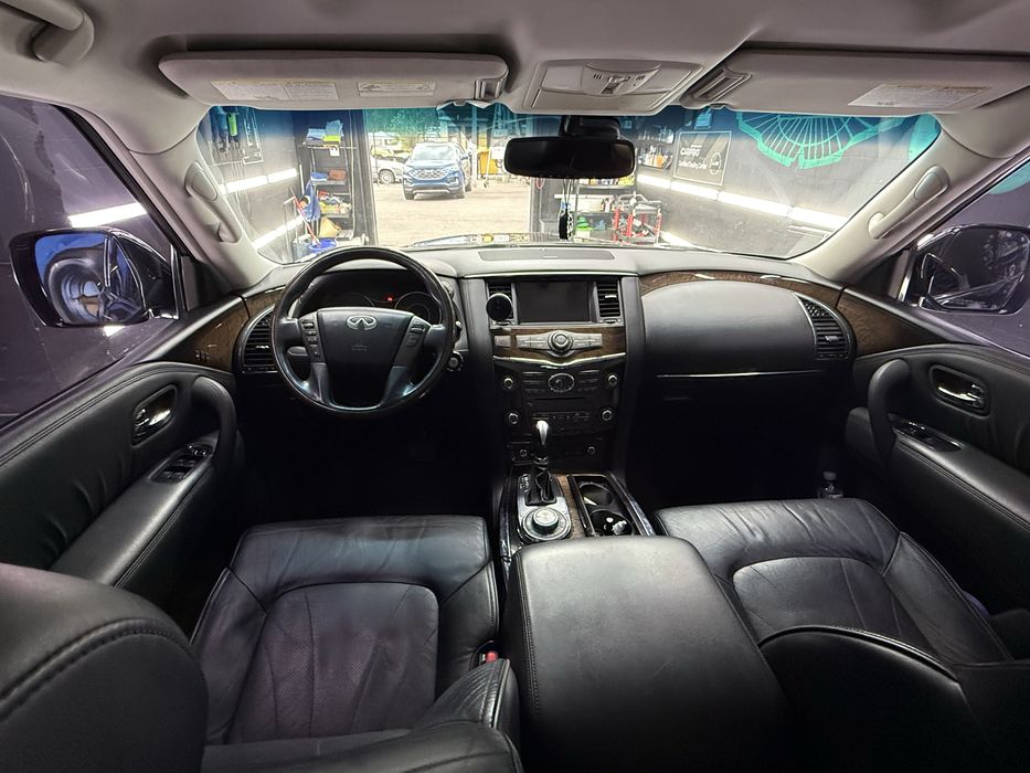 Infiniti QX 56 в ідеальному стані