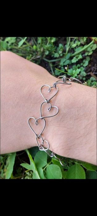 Pulseira artesanal correia de corações em aço inoxidável