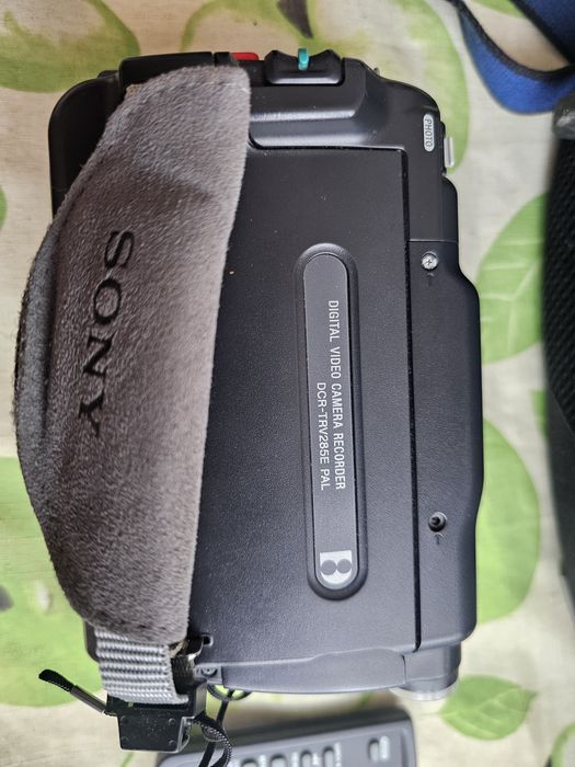 Видеокамера Sony DCR-TRV285E