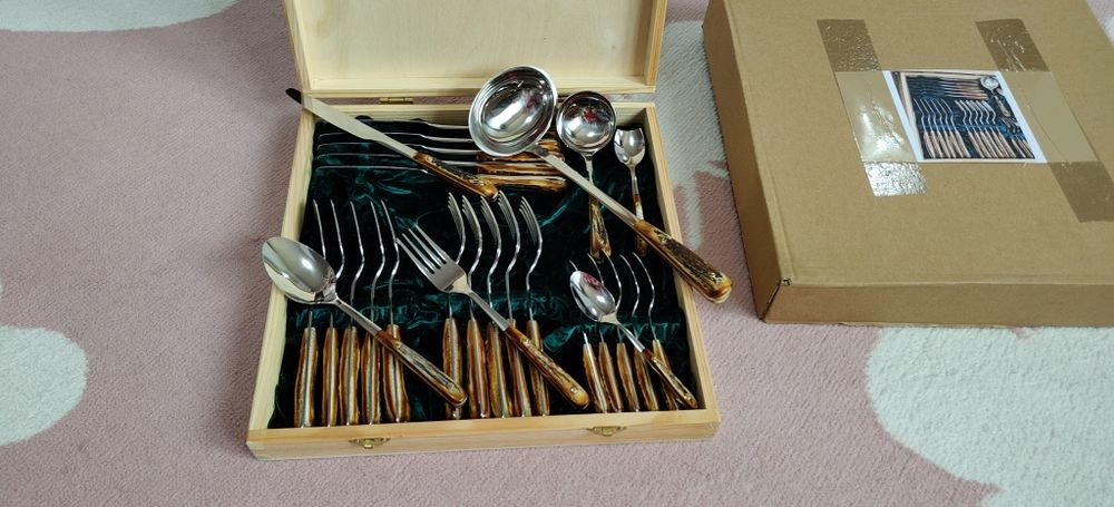 Zestaw sztućców myśliwskich w oprawie z poroża ręcznie robione 27 szt.