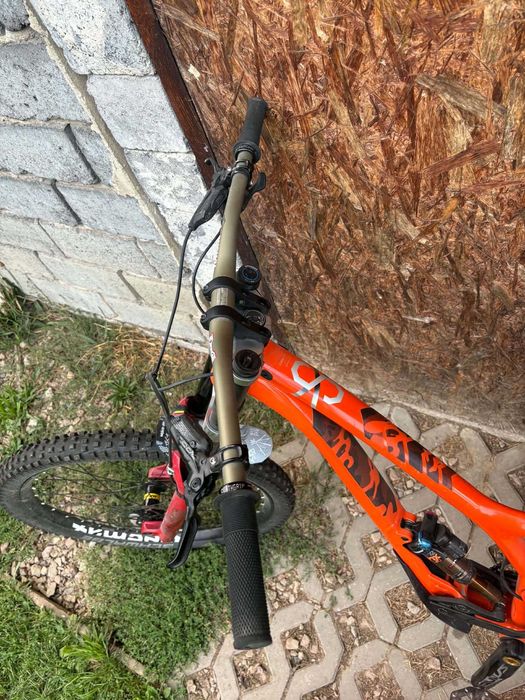 Commencal Supreme DH V4 Rozmiar M