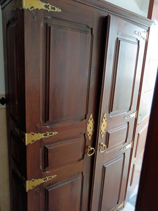 Móvel antigo para loiça