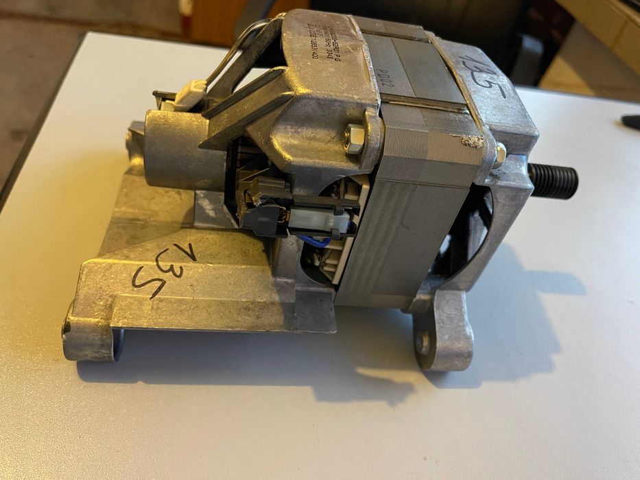 Silnik  pralki Electrolux EWT 10641