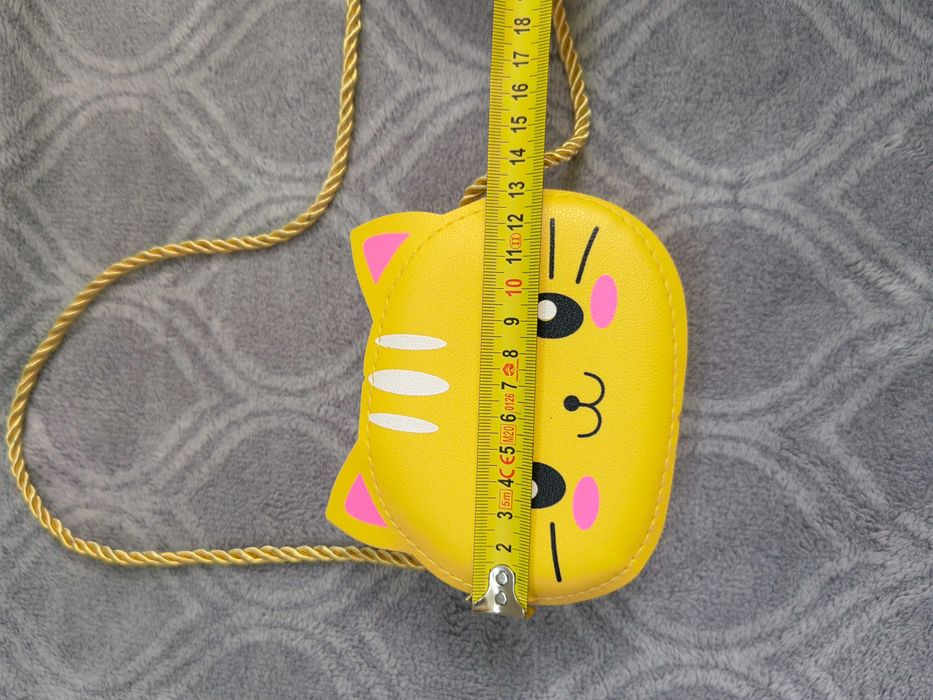 Mini bolsa a tiracolo amarela com design de gato