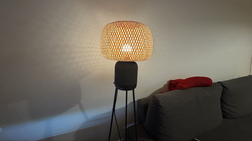 Ikea / Sonos Symfonisk lampa stojąca