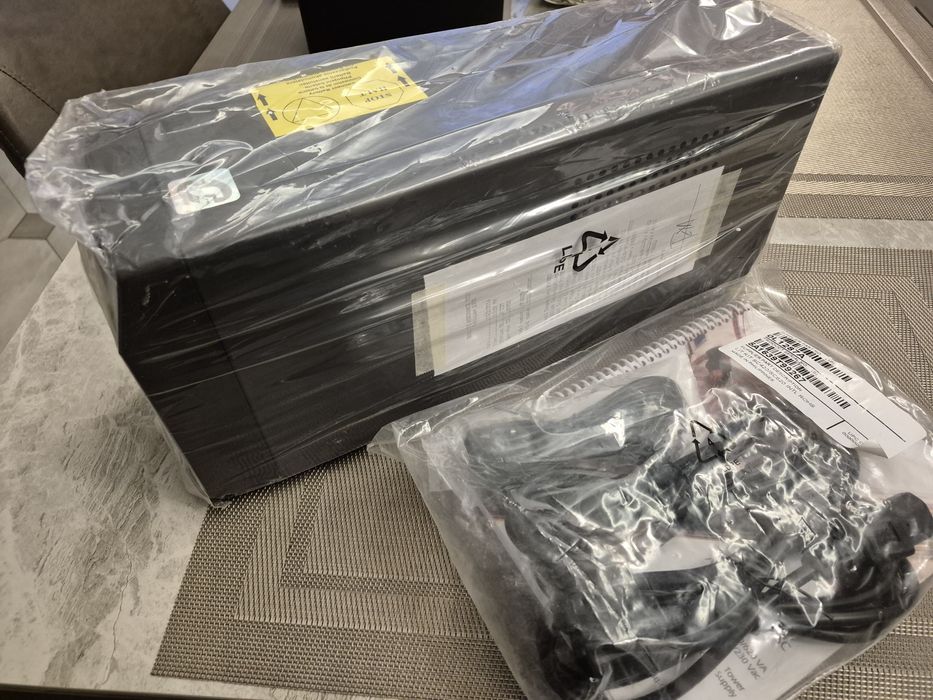 Надійний ДБЖ APC Smart-UPS SC 620VA (SC620I) для ПК/мережевого обладна