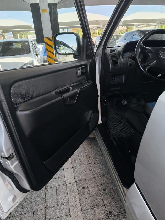 Nissan Terrano 3.0 foto 5
